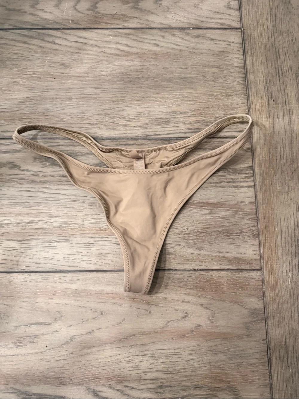 Skims Signature Swim Nude Thong Bottoms - L
